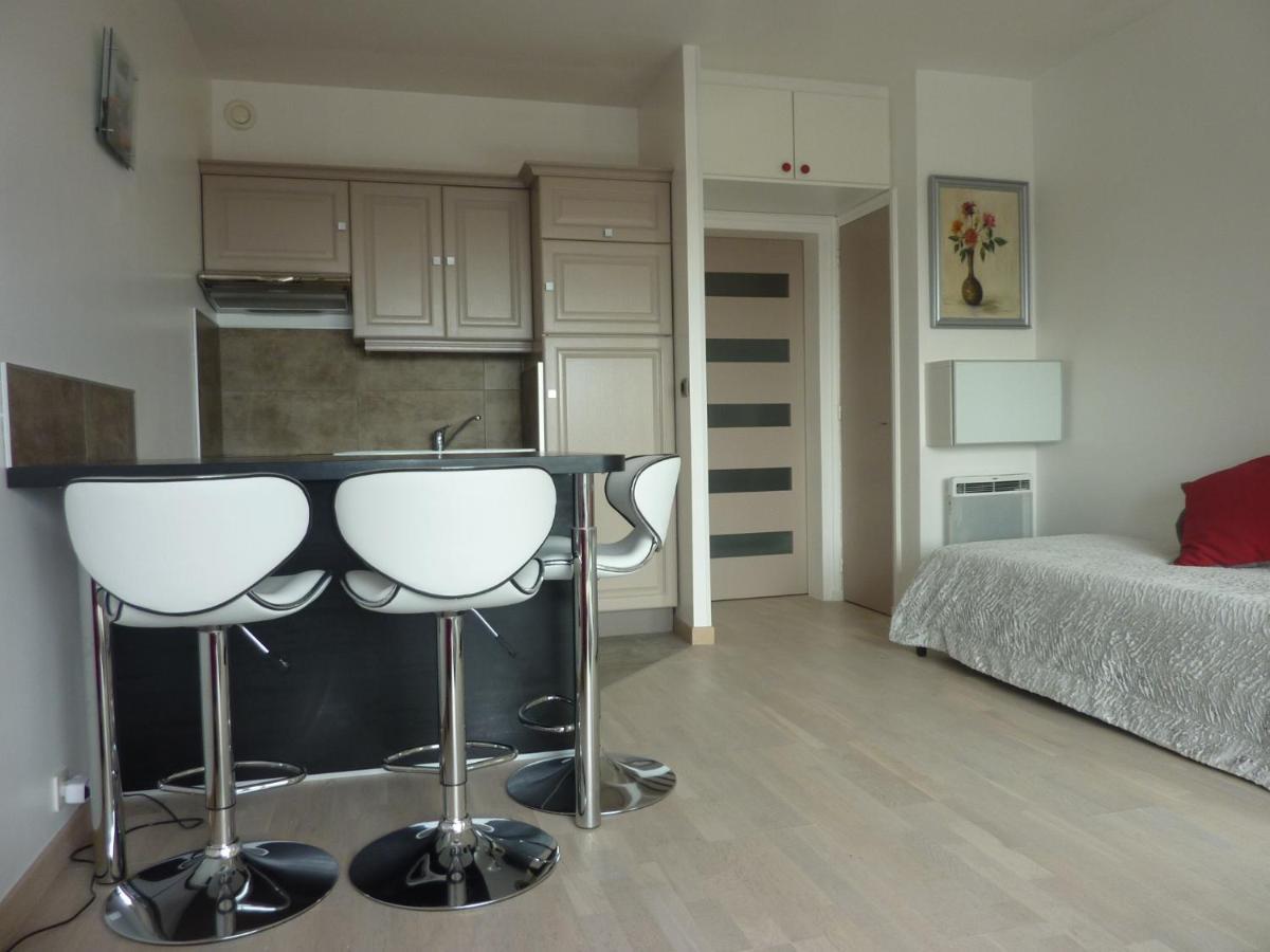 Grand Studio Avec Piscine Presqu'Ile De Giens Hyères Exteriör bild